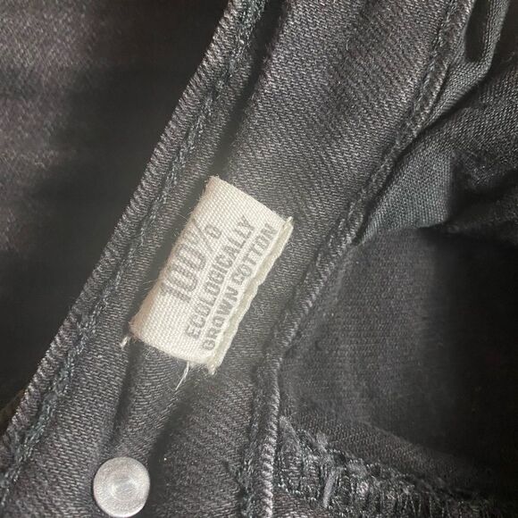 Zara Trafaluc Denim Collection SZ 8 raw hem, cropped jeans in black - Picture 3 of 4